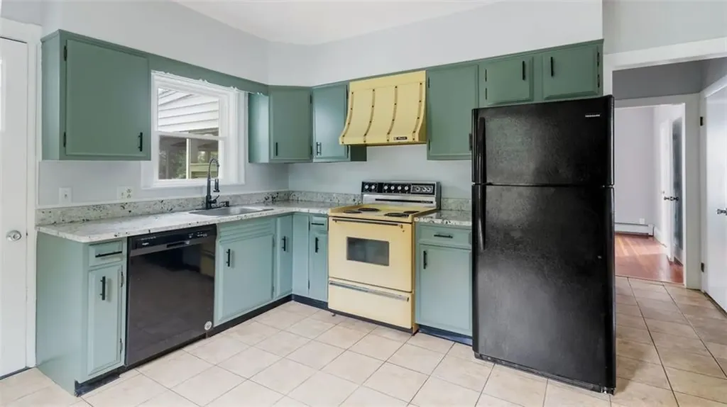 27 Hillside Avenue Providence RI 02906