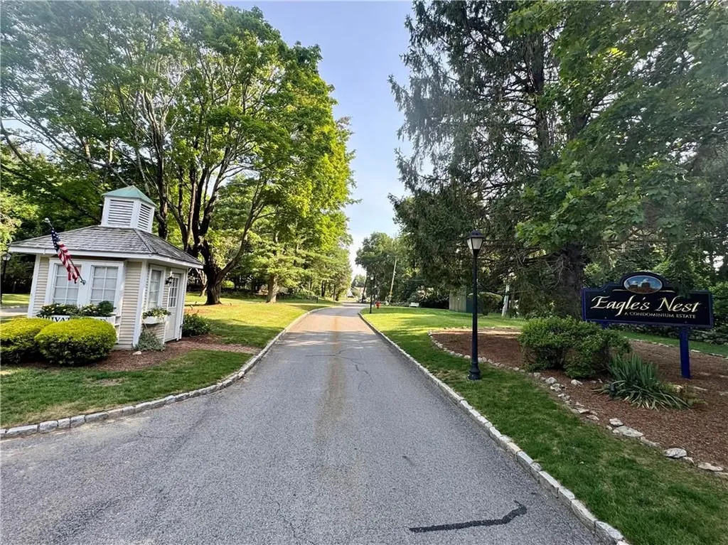 40 Eagle Run Warwick RI 02818