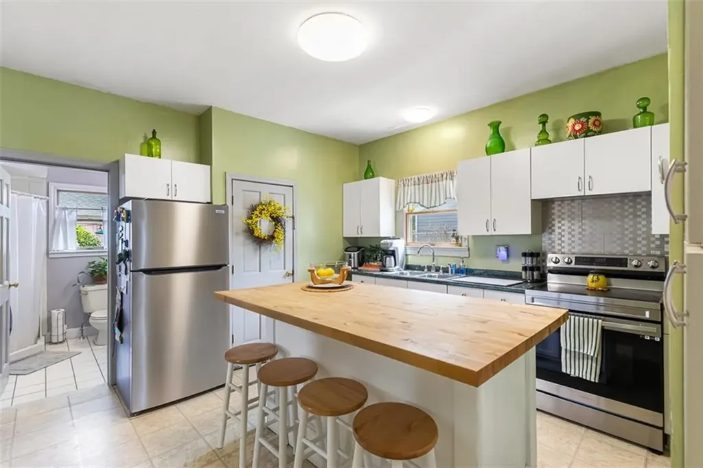 93 Whipple Avenue Cranston RI 02920