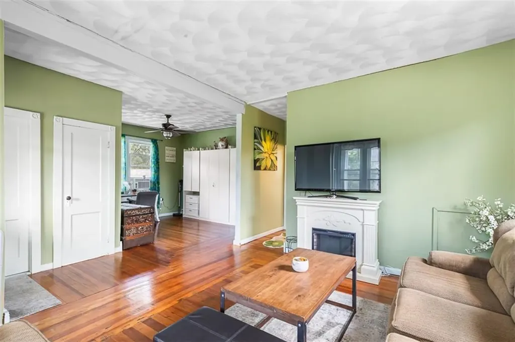 93 Whipple Avenue Cranston RI 02920