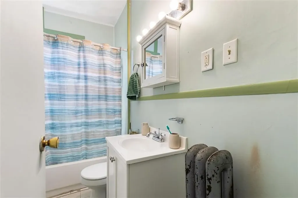 93 Whipple Avenue Cranston RI 02920