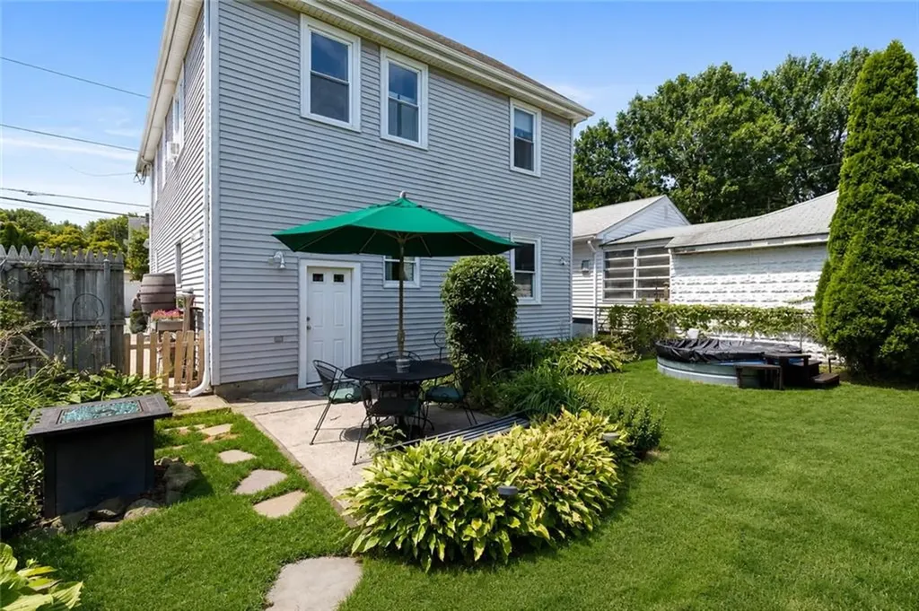 93 Whipple Avenue Cranston RI 02920