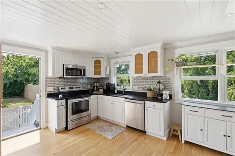 76 Redwood Road Portsmouth RI 02871