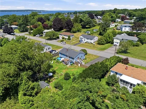 76 Redwood Road Portsmouth RI 02871