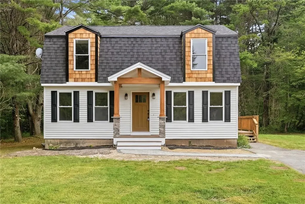 18 Teaberry Lane Hopkinton RI 02832