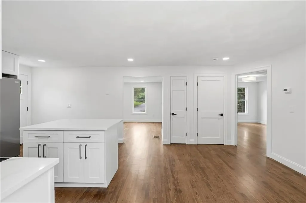 18 Teaberry Lane Hopkinton RI 02832