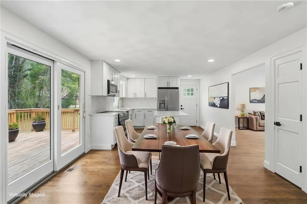 18 Teaberry Lane Hopkinton RI 02832