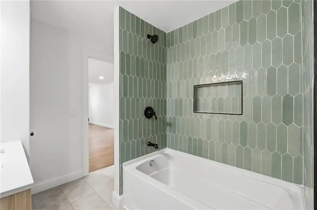 18 Teaberry Lane Hopkinton RI 02832