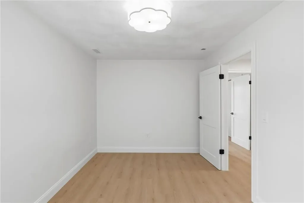 18 Teaberry Lane Hopkinton RI 02832