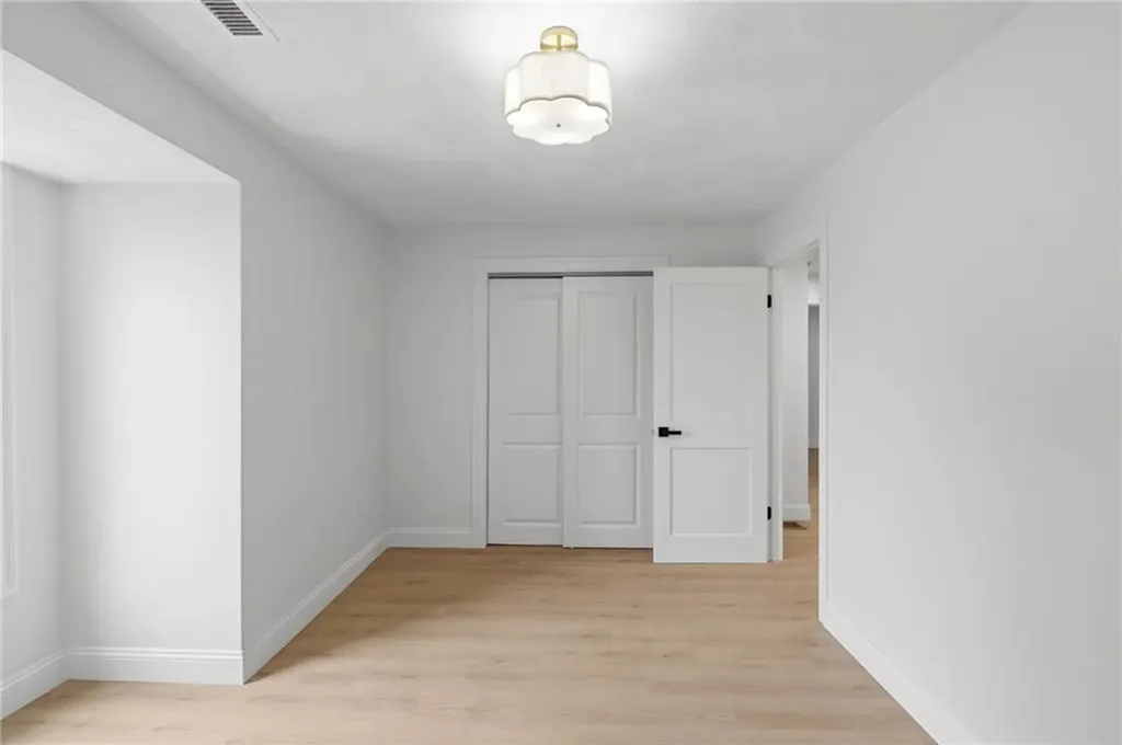 18 Teaberry Lane Hopkinton RI 02832
