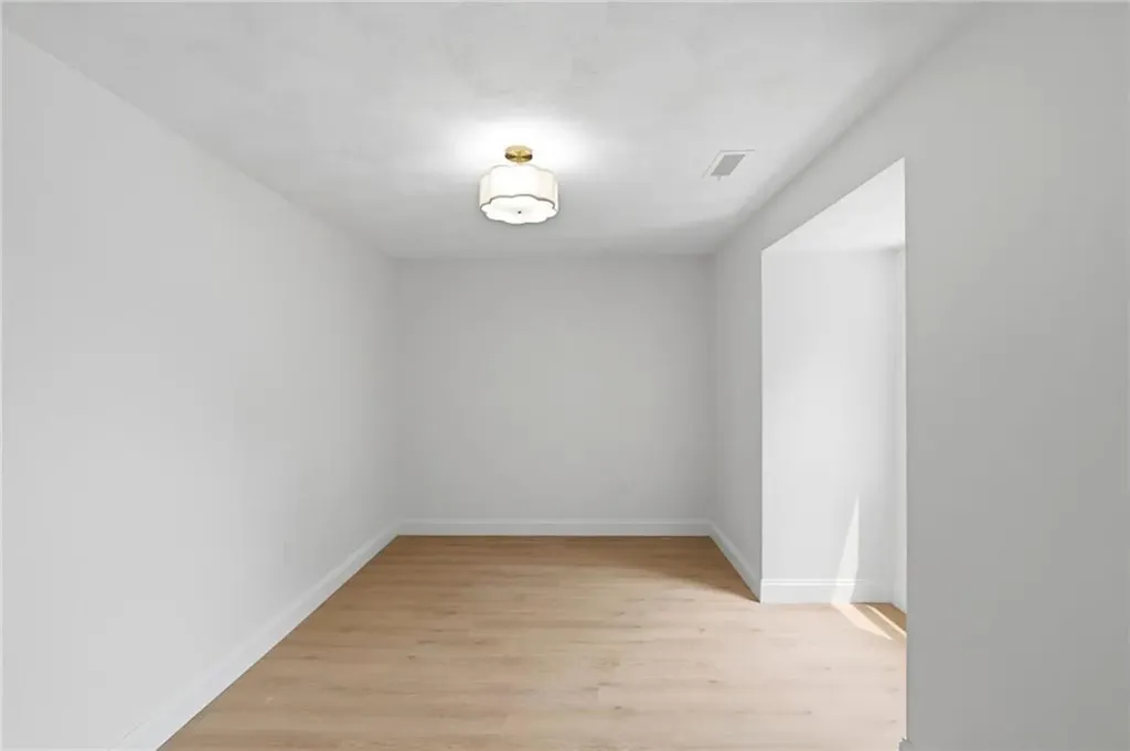 18 Teaberry Lane Hopkinton RI 02832