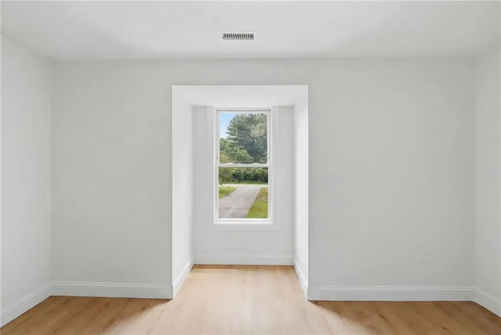 18 Teaberry Lane Hopkinton RI 02832