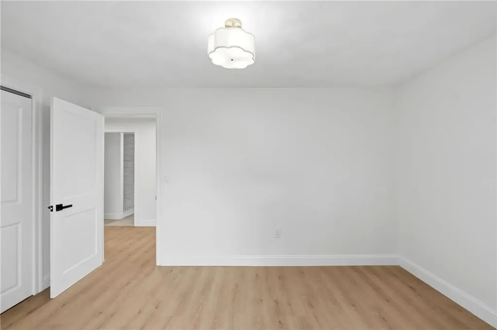 18 Teaberry Lane Hopkinton RI 02832
