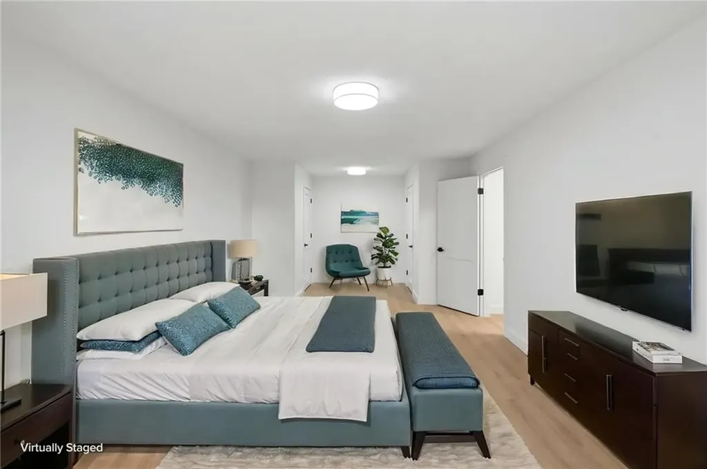 18 Teaberry Lane Hopkinton RI 02832