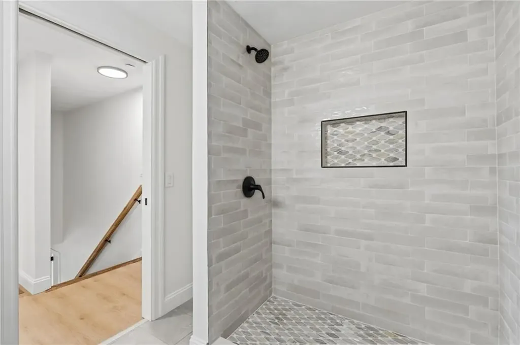 18 Teaberry Lane Hopkinton RI 02832