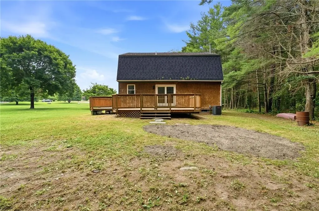 18 Teaberry Lane Hopkinton RI 02832