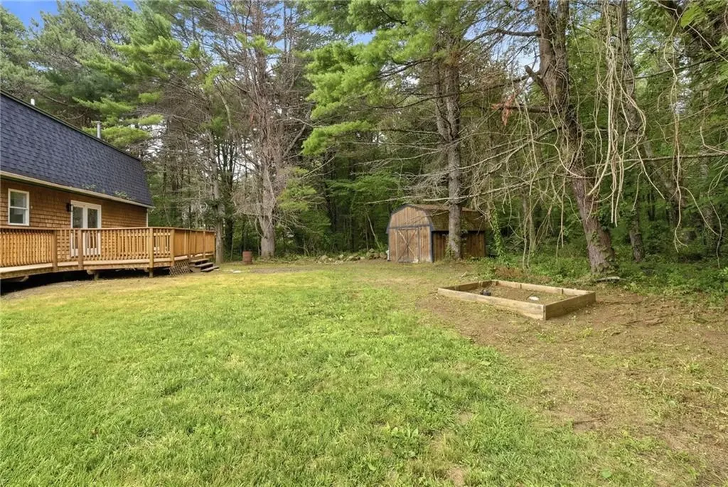 18 Teaberry Lane Hopkinton RI 02832