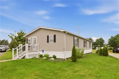 8 North Drive Portsmouth RI 02871