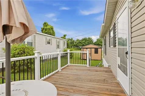 8 North Drive Portsmouth RI 02871