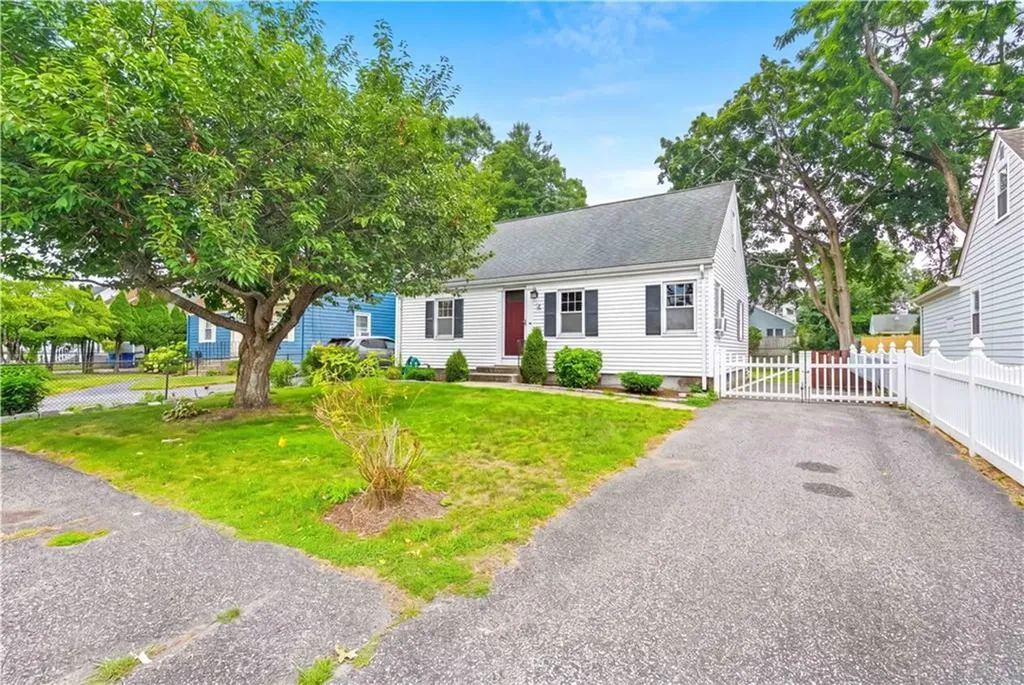75 Thurston Street East Providence RI 02915
