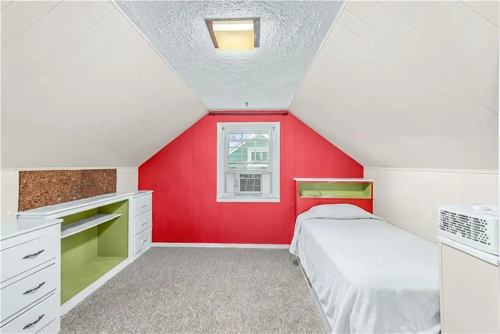 75 Thurston Street East Providence RI 02915