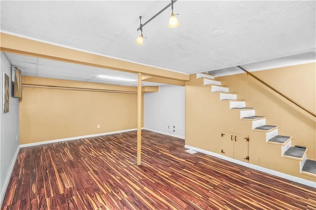75 Thurston Street East Providence RI 02915