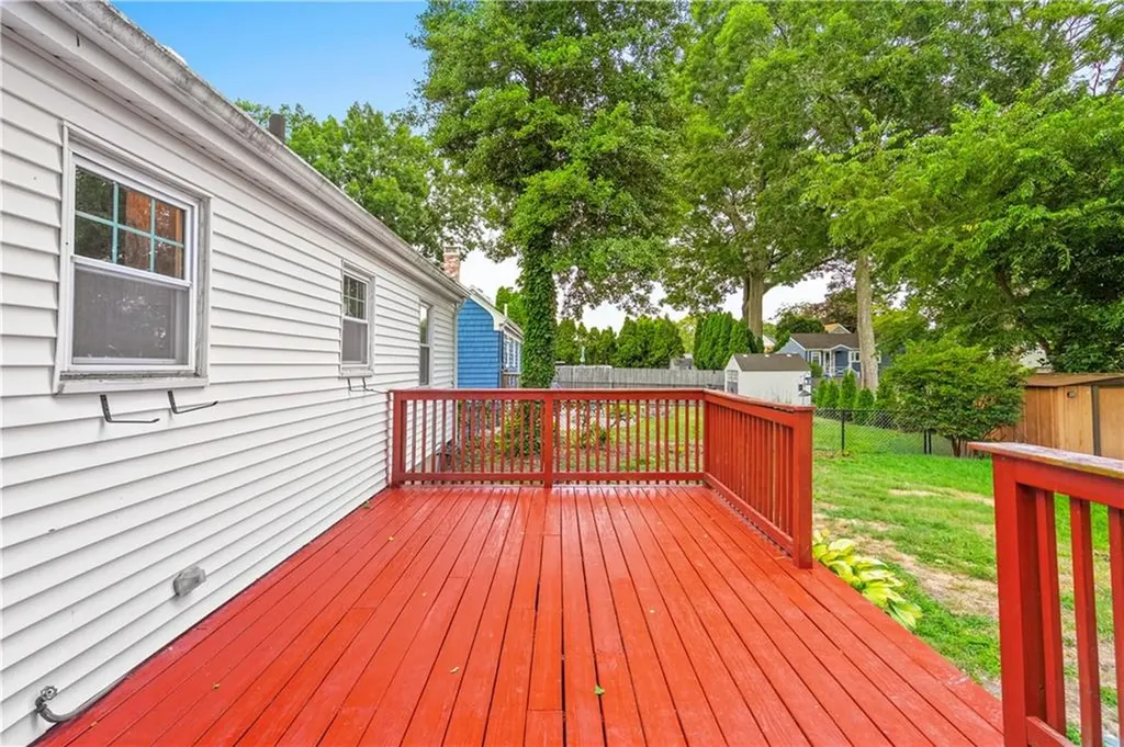 75 Thurston Street East Providence RI 02915