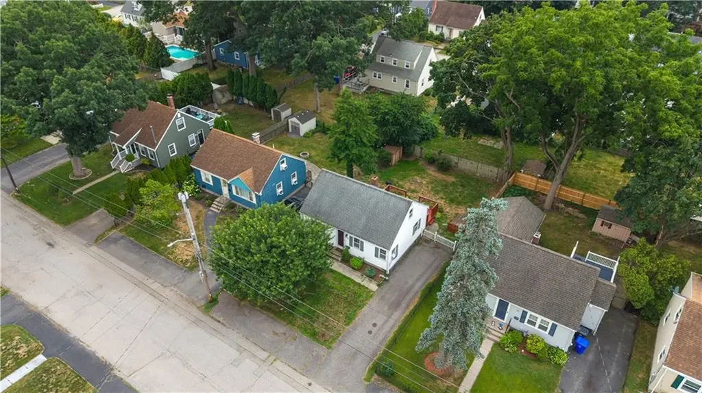 75 Thurston Street East Providence RI 02915