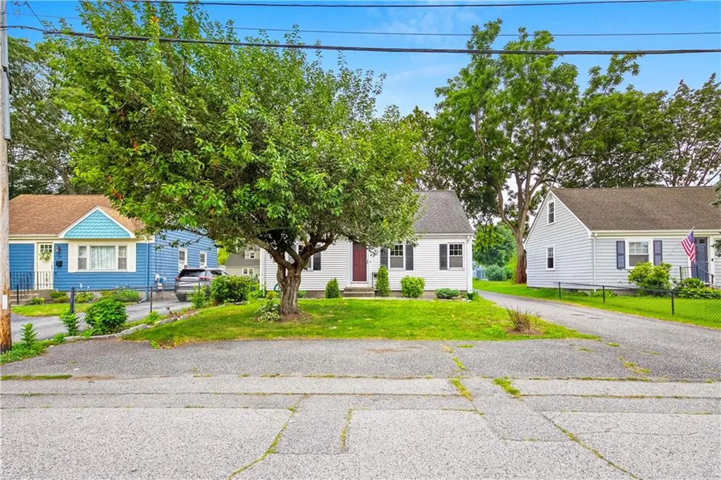 75 Thurston Street East Providence RI 02915