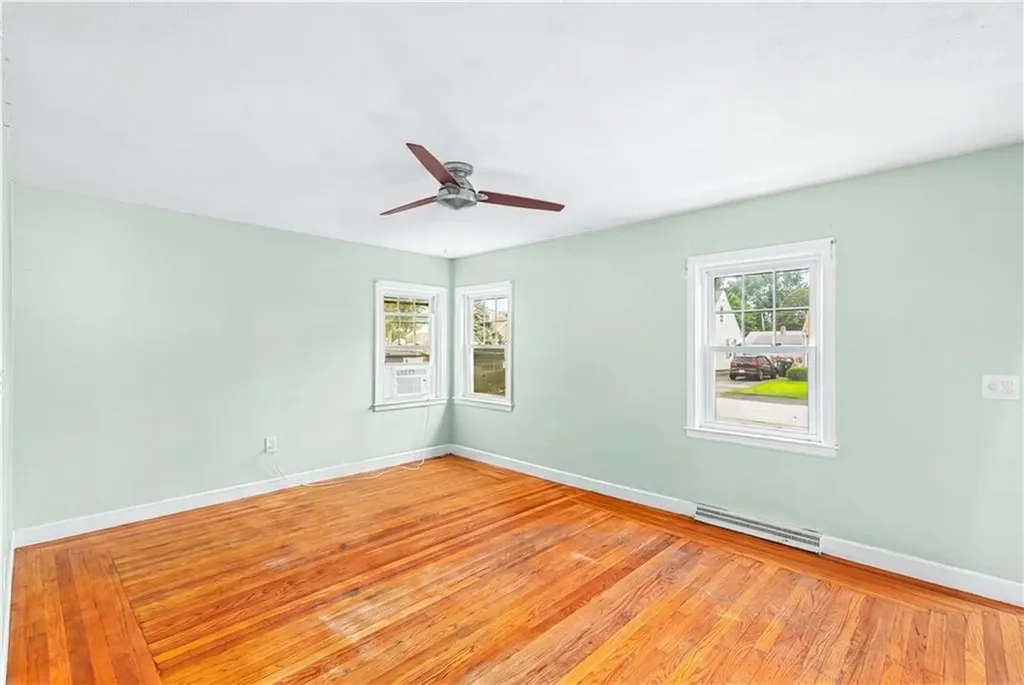 75 Thurston Street East Providence RI 02915