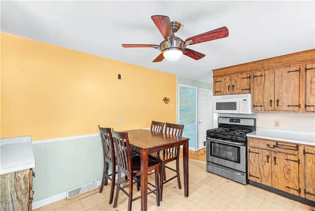 75 Thurston Street East Providence RI 02915