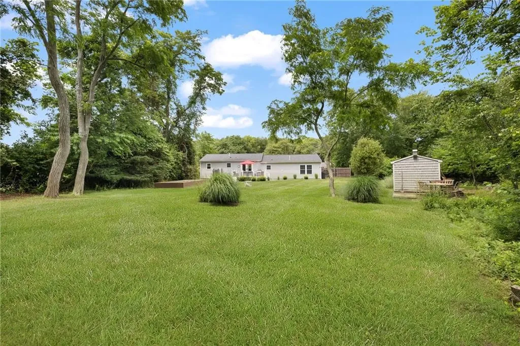 48 Foddering Farm Road Narragansett RI 02882