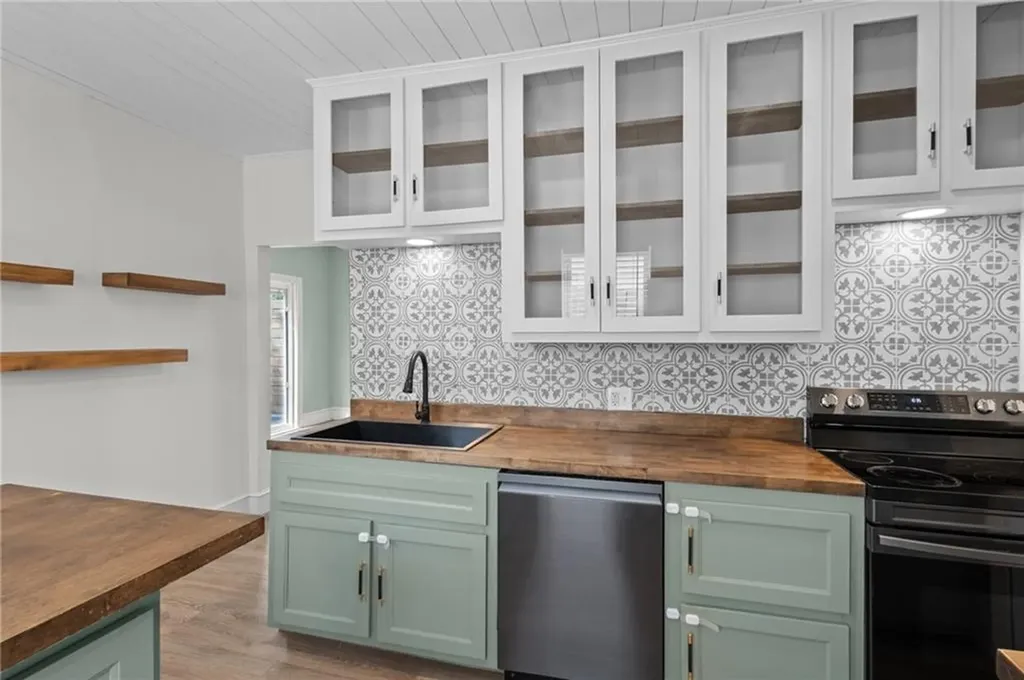 49 Woodbine Street Providence RI 02906