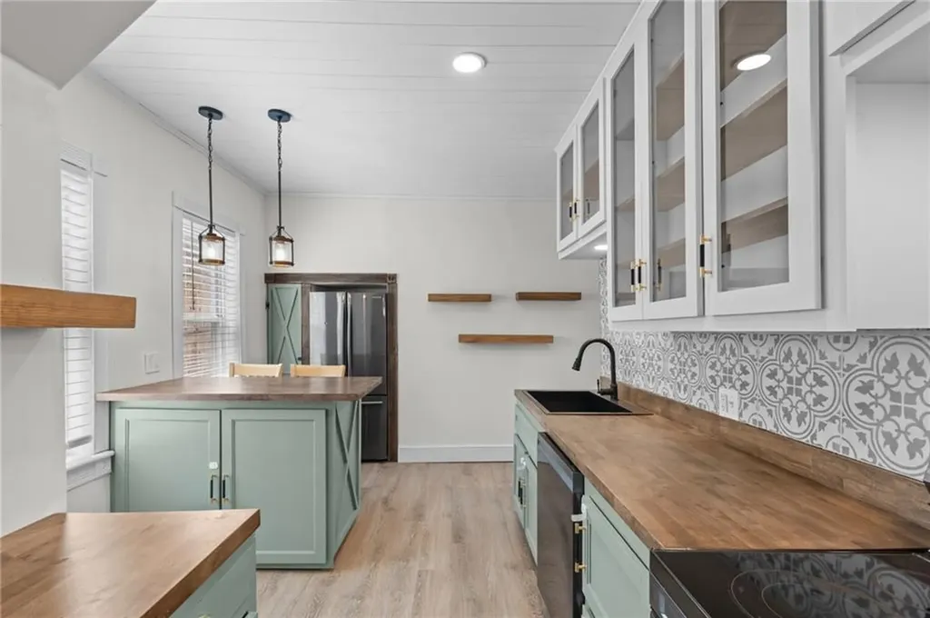 49 Woodbine Street Providence RI 02906