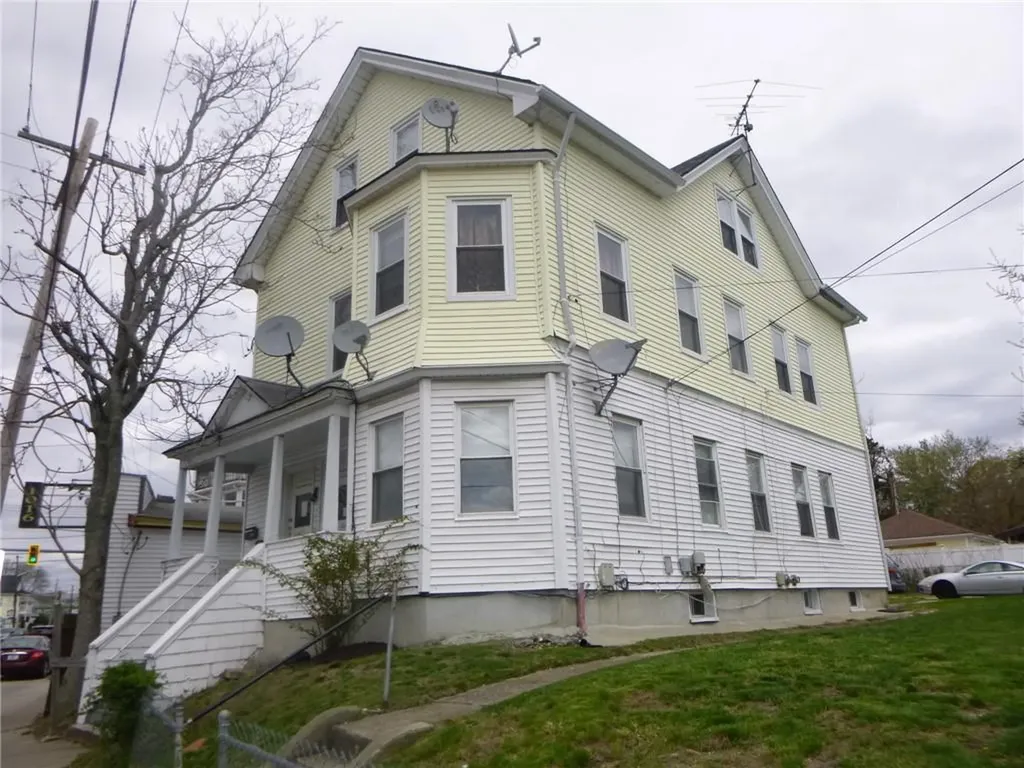 1018 Cranston Street Cranston RI 02920