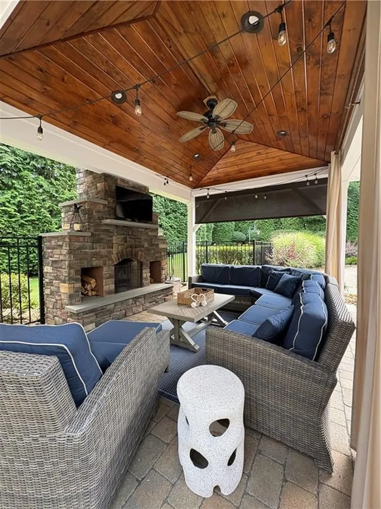 6 Val Jean Drive Smithfield RI 02828