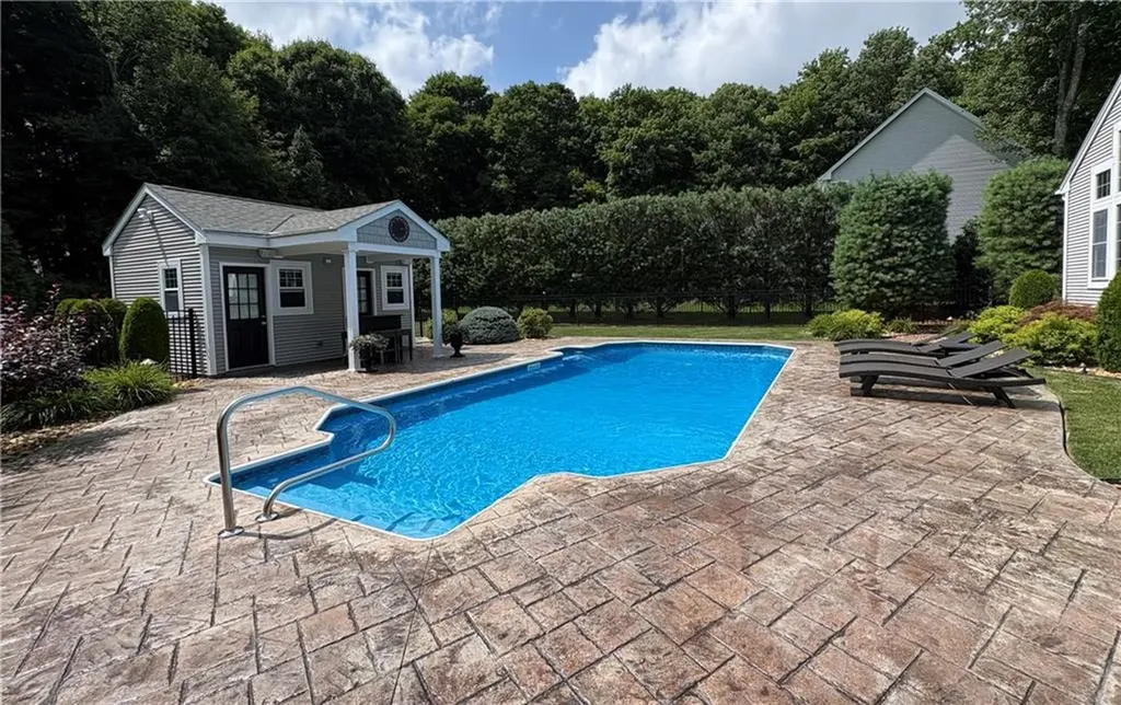 6 Val Jean Drive Smithfield RI 02828