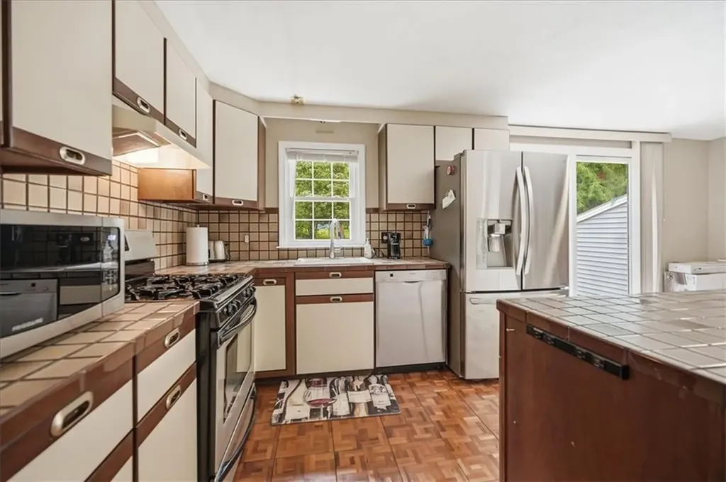 270 Douglas Road Warwick RI 02886