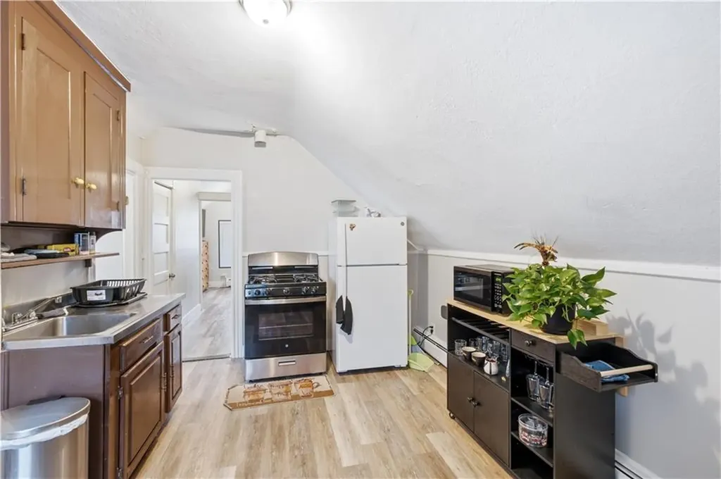 171 Lyon Avenue East Providence RI 02914