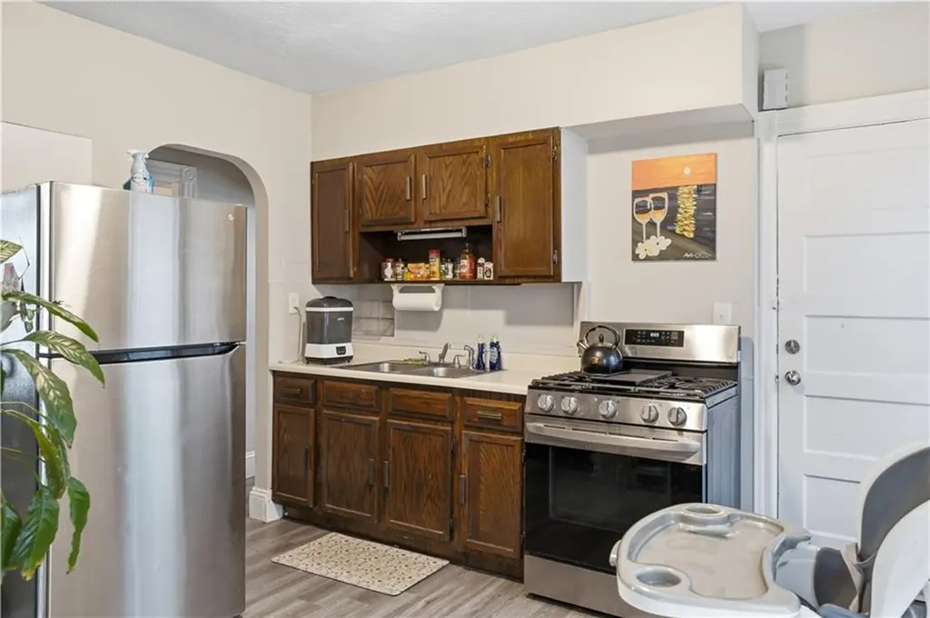 171 Lyon Avenue East Providence RI 02914