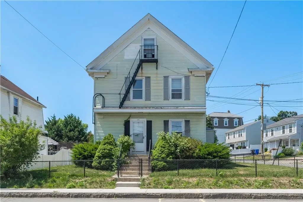 171 Lyon Avenue East Providence RI 02914