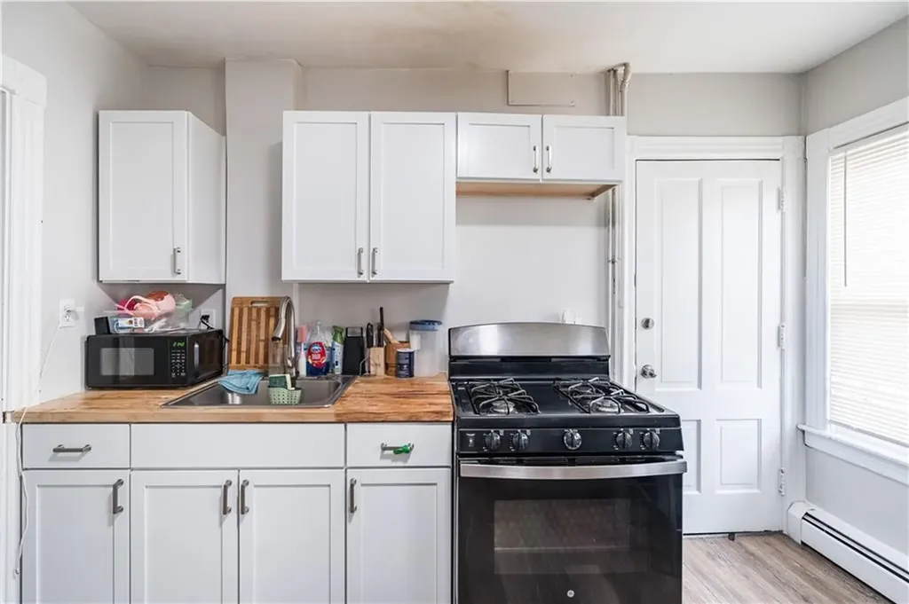 171 Lyon Avenue East Providence RI 02914