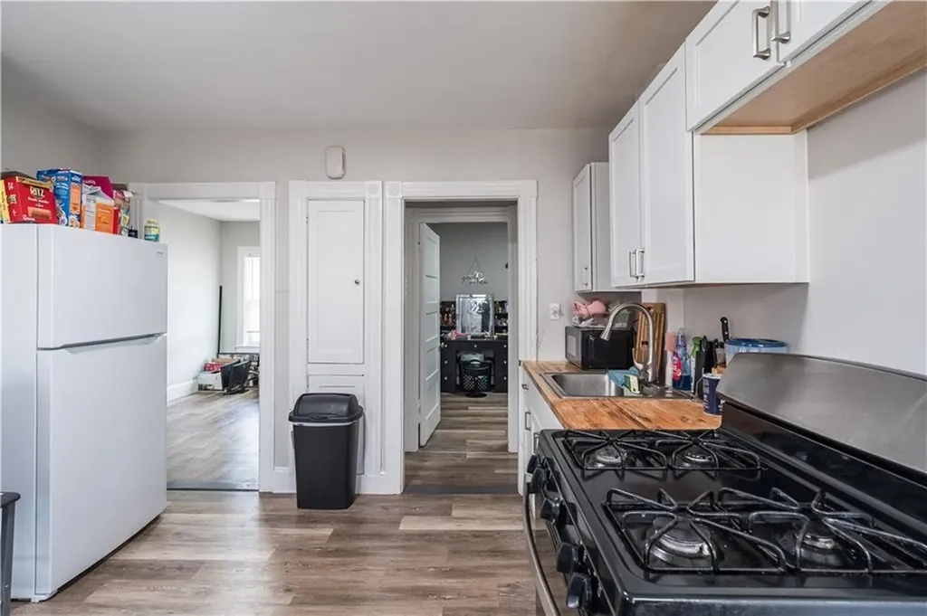 171 Lyon Avenue East Providence RI 02914