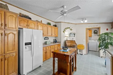 9 Nightingale Lane Tiverton RI 02878