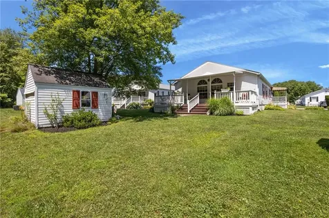 9 Nightingale Lane Tiverton RI 02878