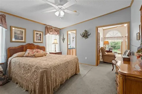 9 Nightingale Lane Tiverton RI 02878