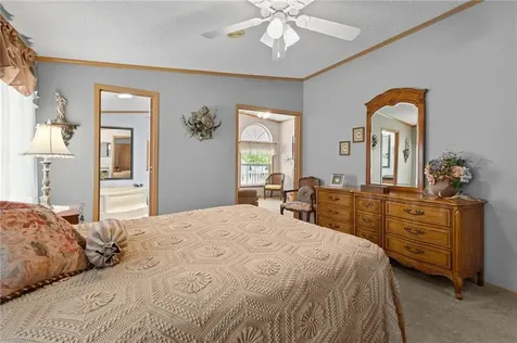 9 Nightingale Lane Tiverton RI 02878