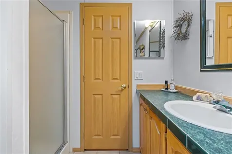 9 Nightingale Lane Tiverton RI 02878
