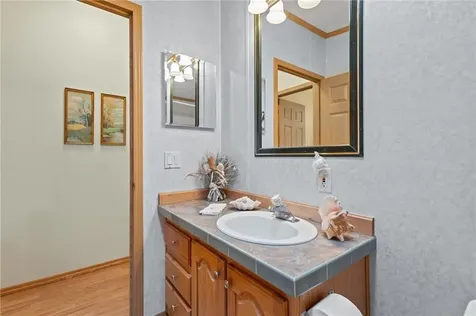 9 Nightingale Lane Tiverton RI 02878
