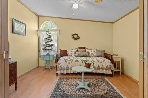 9 Nightingale Lane Tiverton RI 02878